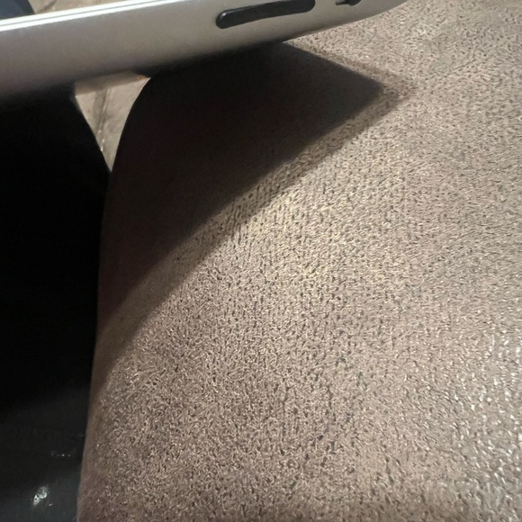 Apple Ipad 2 with White Border - Picture 5 of 6